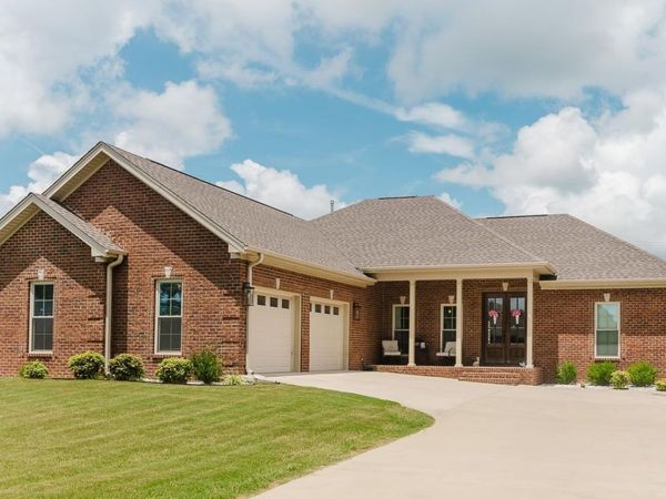 271 Oldenburg Dr, Killen, AL 35645