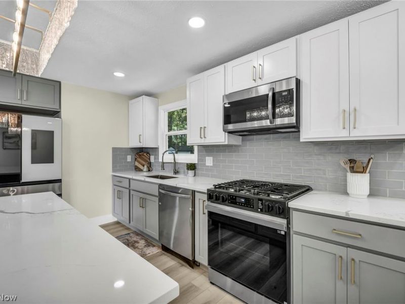 5616 Thoreau Drive, Parma, OH 44129 Photo 12