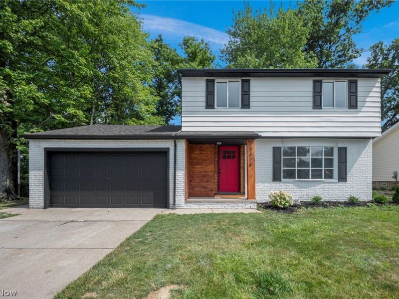 5616 Thoreau Drive, Parma, OH 44129 Photo 2