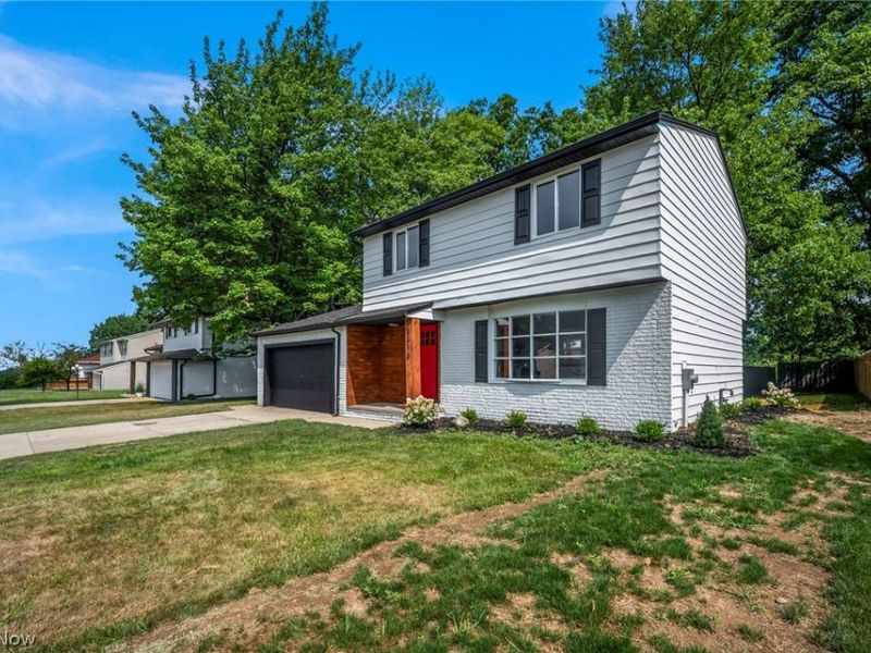 5616 Thoreau Drive, Parma, OH 44129 Photo 3