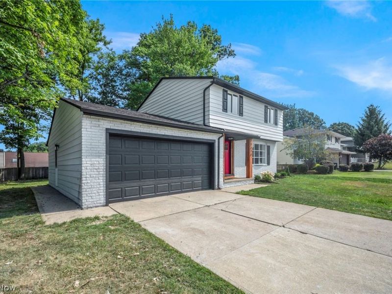 5616 Thoreau Drive, Parma, OH 44129 Photo 4