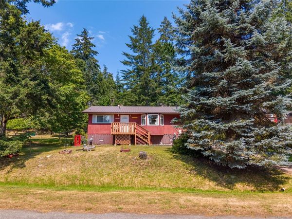 3732 Rum Rd, Pender Island, BC V0N 2M0