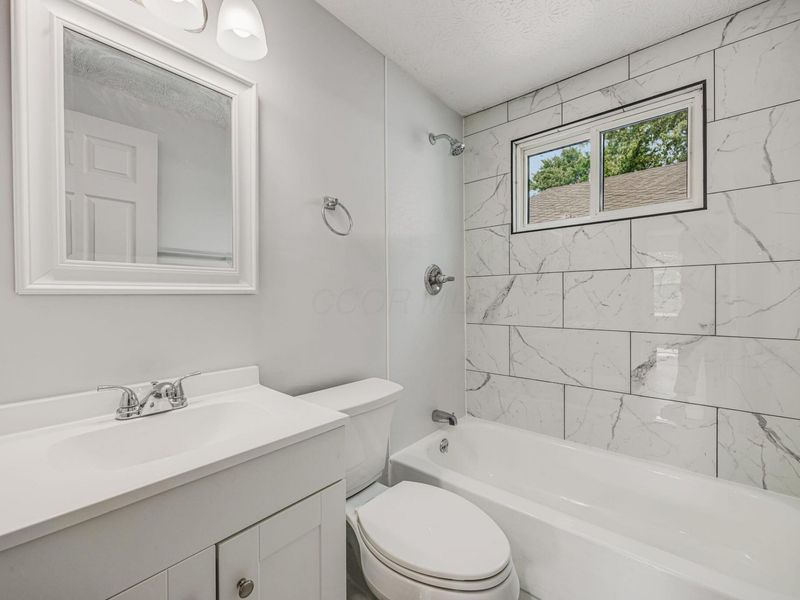 594 Oak Gale Lane , Columbus, OH 43228 Photo 18