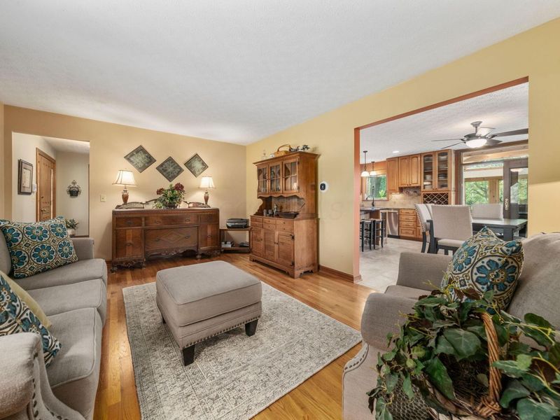 6990 Sunbury Road , Westerville, OH 43082 Photo 13