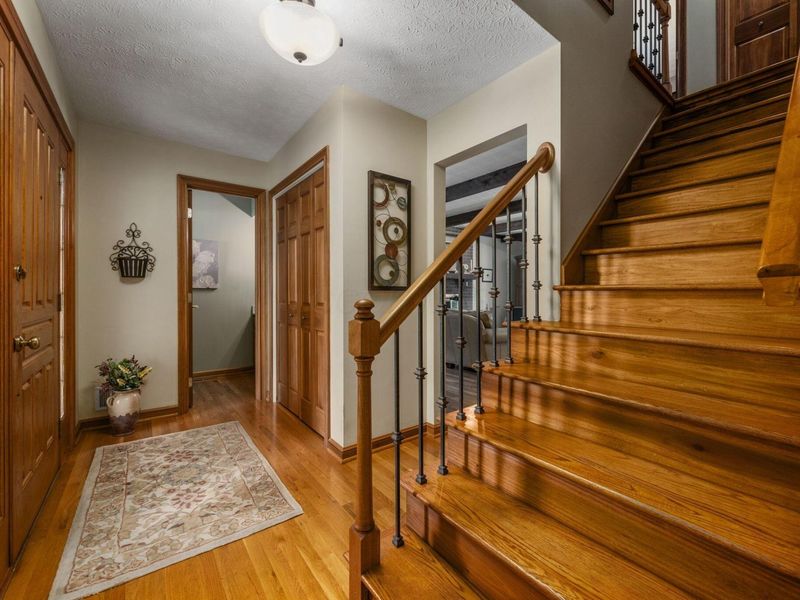6990 Sunbury Road , Westerville, OH 43082 Photo 4
