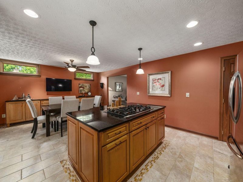 6990 Sunbury Road , Westerville, OH 43082 Photo 9