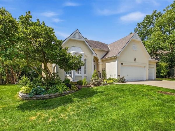 7645 W 149th Street, Overland Park, KS 66223