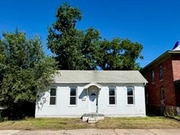 1814 St Joseph Avenue, St Joseph, MO 64505