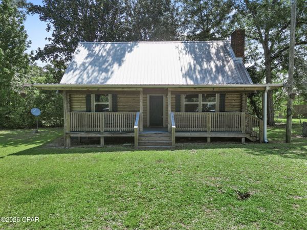 20473 NW Walnut Avenue , Blountstown, FL 32424