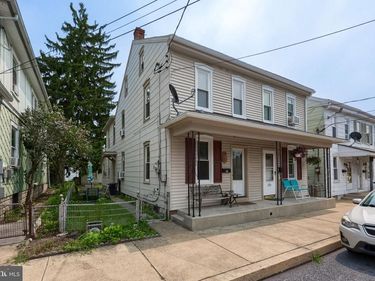 251 S CHARLOTTE ST, MANHEIM, PA 17545