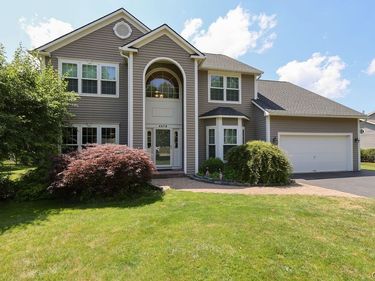 4579 Ashfield, Syracuse, NY 13215