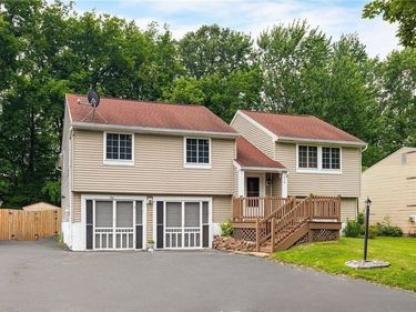 114 Snowberry Crescent, Rochester, NY 14606