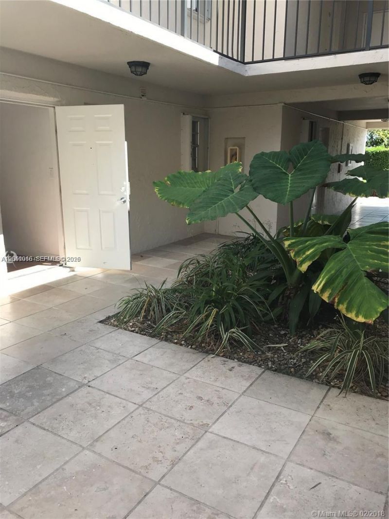 6715 N Kendall Dr, Unit 707, Pinecrest, FL 33156 Photo