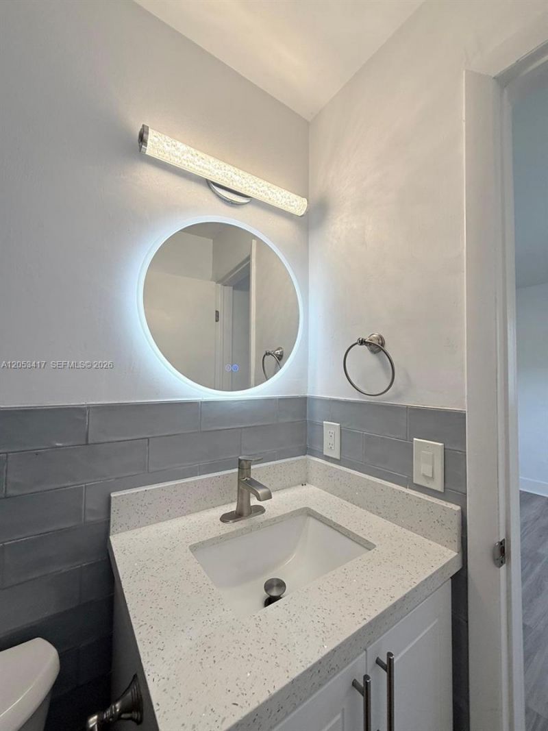 520 SW 5th St, Unit 2, Hallandale Beach, FL 33009 Photo