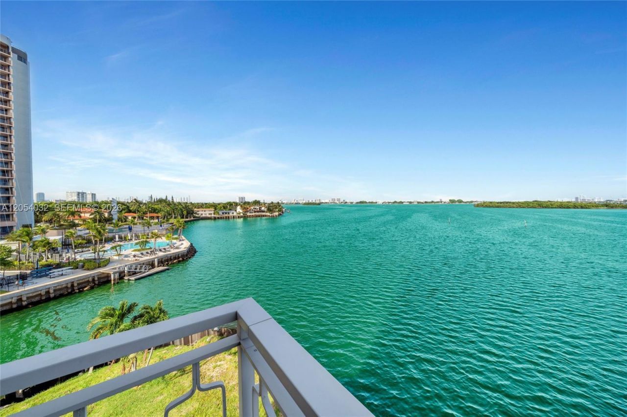 11111 Biscayne Blvd, Unit 5A, Miami, FL 33181 Photo