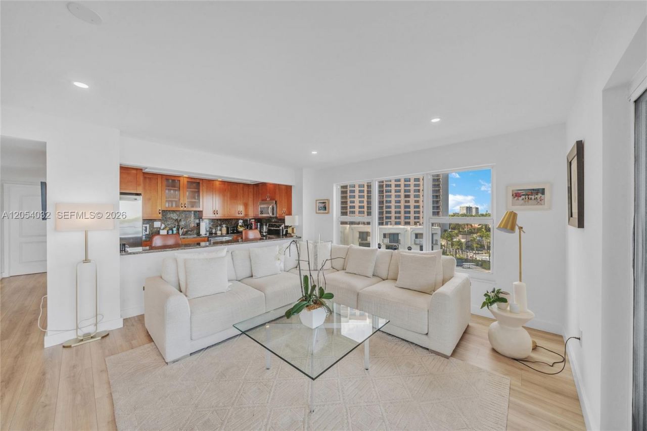 11111 Biscayne Blvd, Unit 5A, Miami, FL 33181 Photo