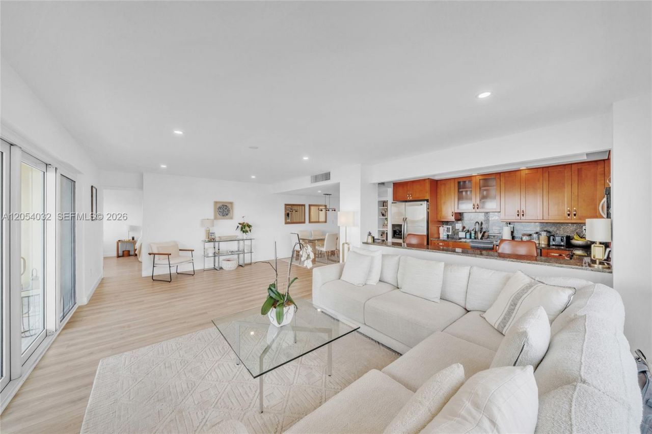 11111 Biscayne Blvd, Unit 5A, Miami, FL 33181 Photo