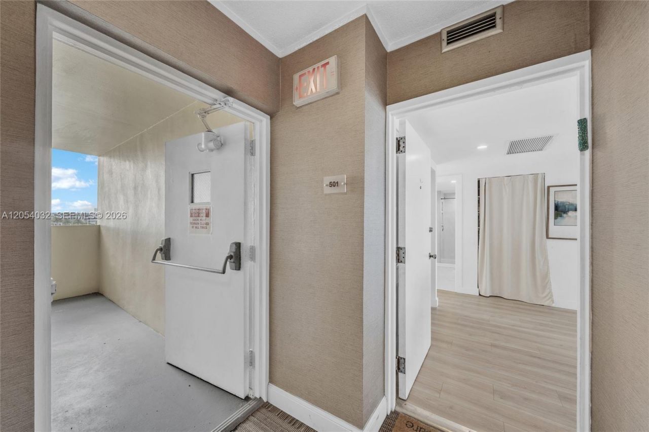 11111 Biscayne Blvd, Unit 5A, Miami, FL 33181 Photo