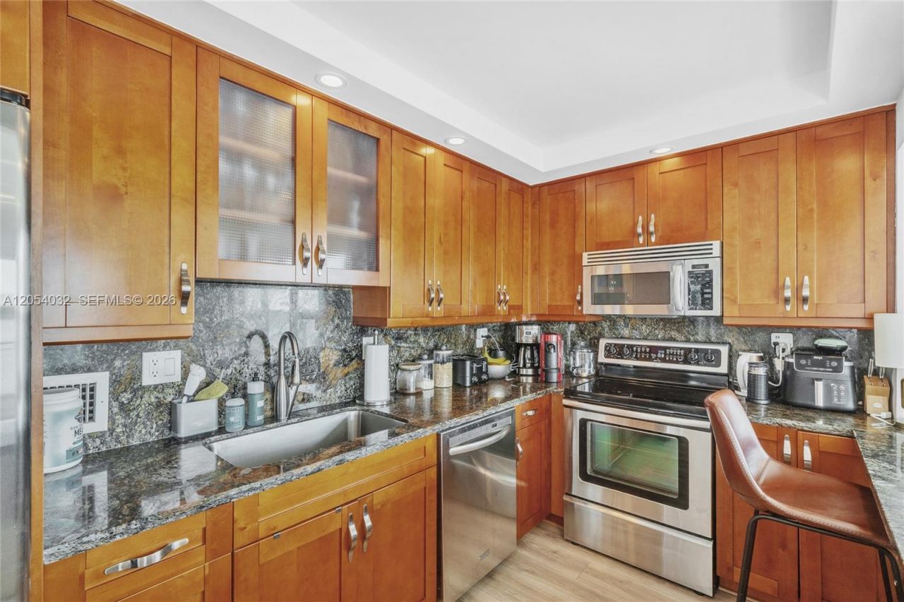 11111 Biscayne Blvd, Unit 5A, Miami, FL 33181 Photo
