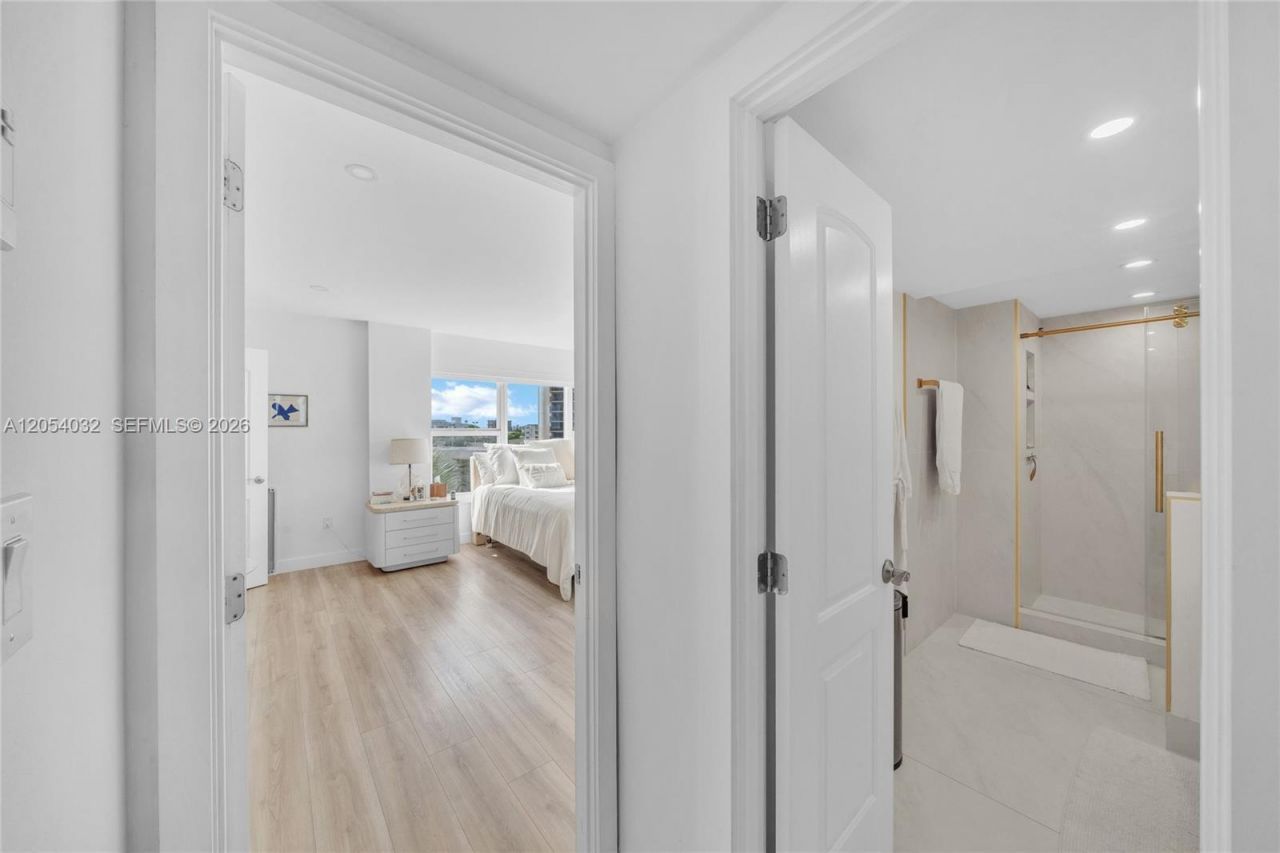 11111 Biscayne Blvd, Unit 5A, Miami, FL 33181 Photo