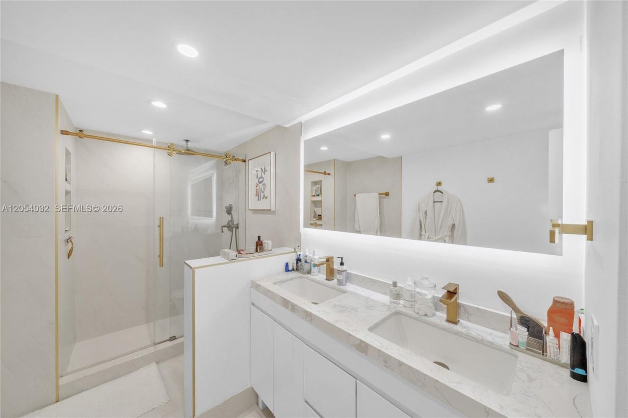 11111 Biscayne Blvd, Unit 5A, Miami, FL 33181 Photo