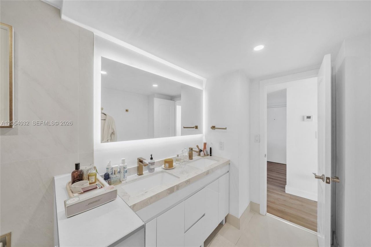 11111 Biscayne Blvd, Unit 5A, Miami, FL 33181 Photo