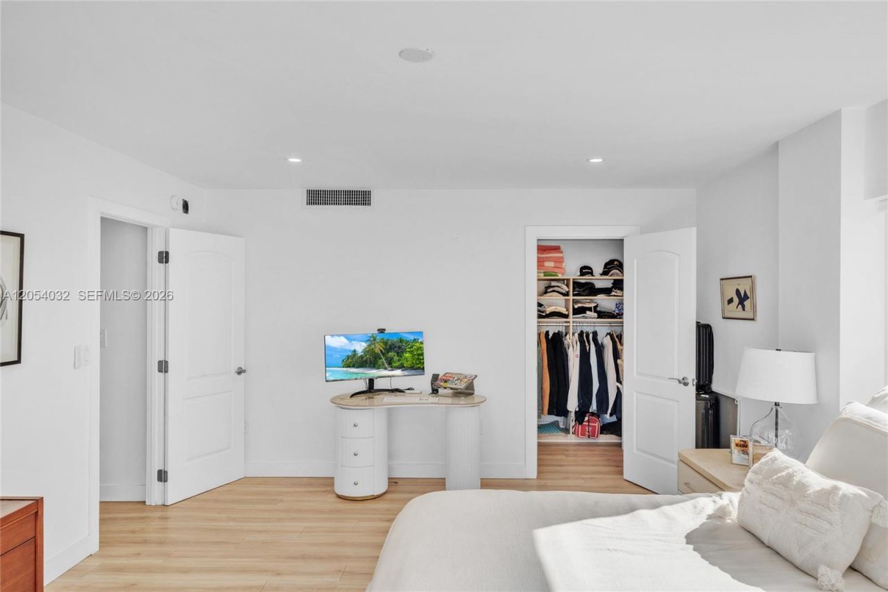 11111 Biscayne Blvd, Unit 5A, Miami, FL 33181 Photo