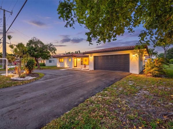 1109 SE 10th St, Deerfield Beach, FL 33441