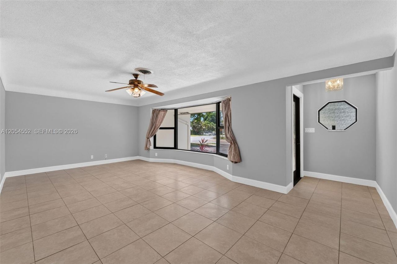 1109 SE 10th St, Deerfield Beach, FL 33441 Photo