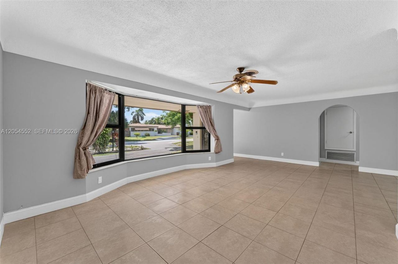 1109 SE 10th St, Deerfield Beach, FL 33441 Photo
