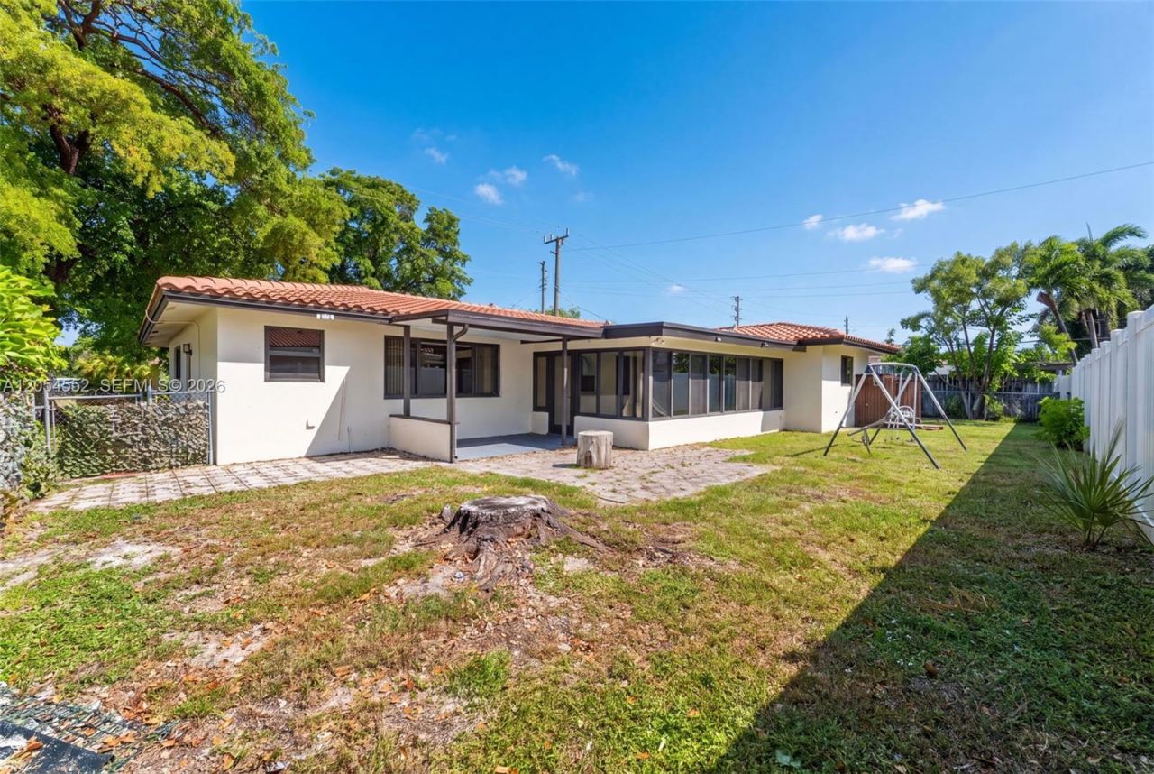 1109 SE 10th St, Deerfield Beach, FL 33441 Photo
