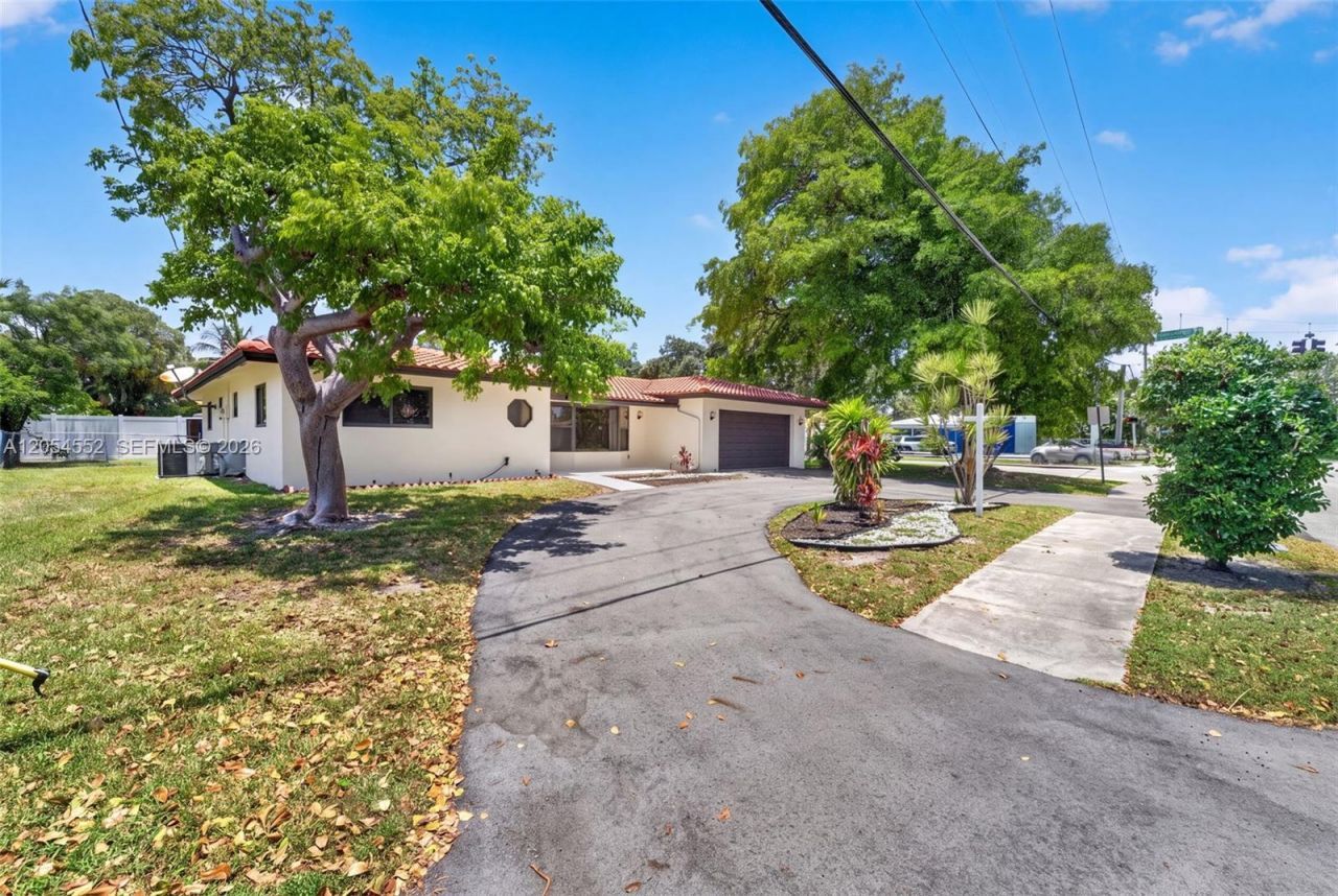 1109 SE 10th St, Deerfield Beach, FL 33441 Photo