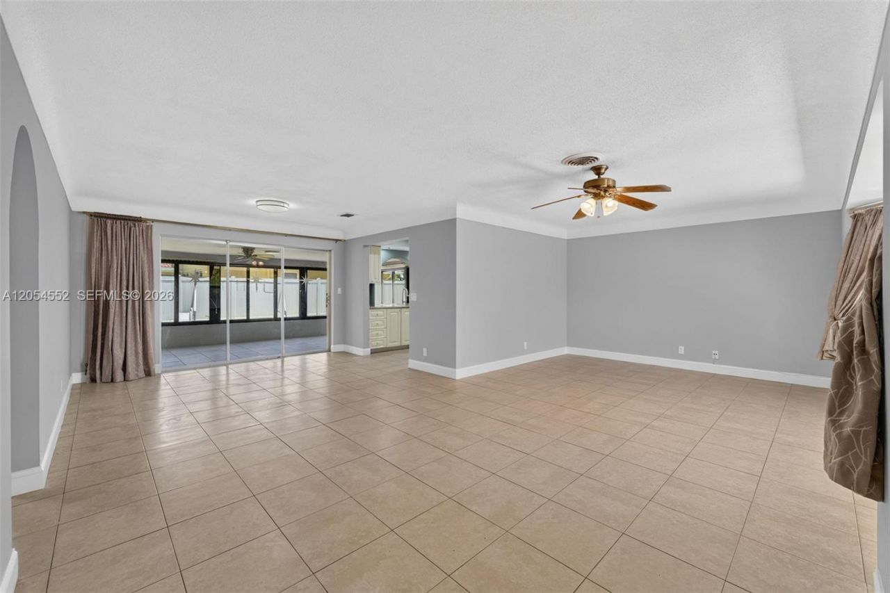 1109 SE 10th St, Deerfield Beach, FL 33441 Photo