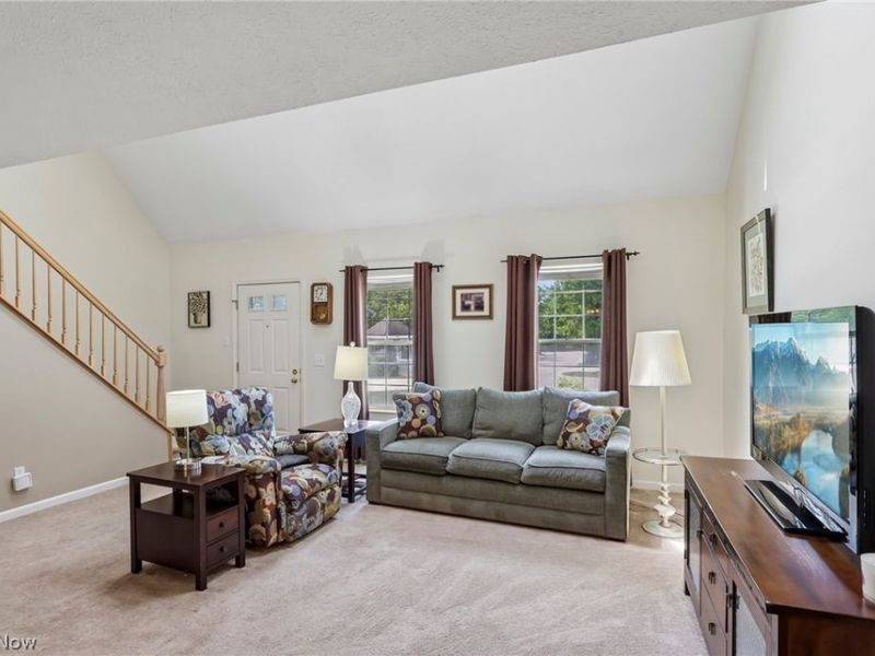 951 E Kensington Lane , Unit 8C, Streetsboro, OH 44241 Photo 2