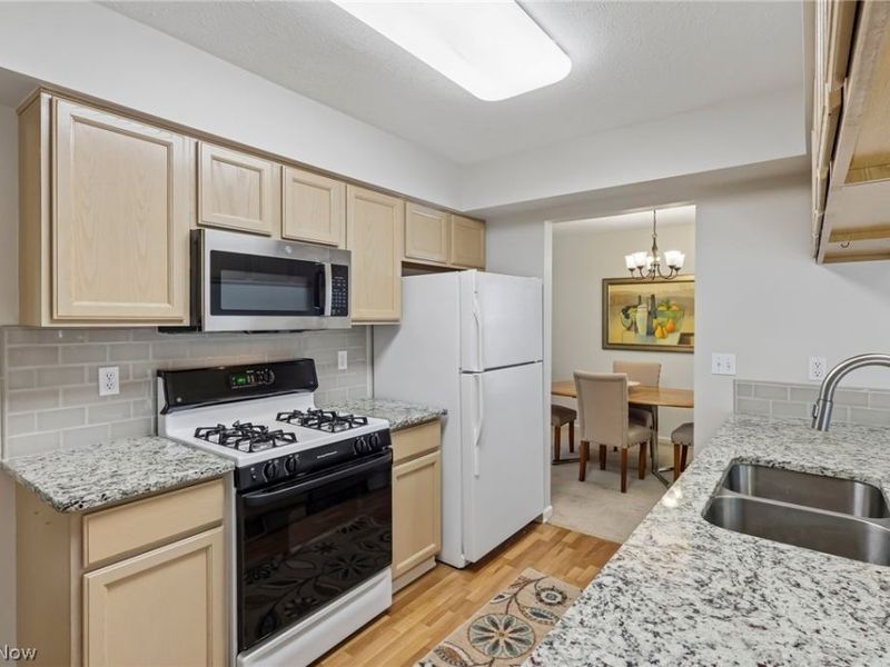 951 E Kensington Lane , Unit 8C, Streetsboro, OH 44241 Photo 8