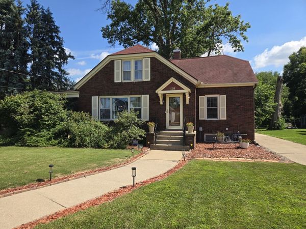 807 W 2nd Street , Rock Falls, IL 61071