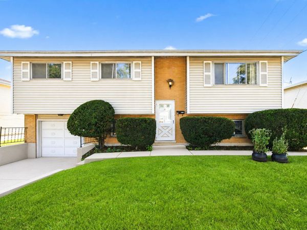78 S Evergreen Avenue , Addison, IL 60101