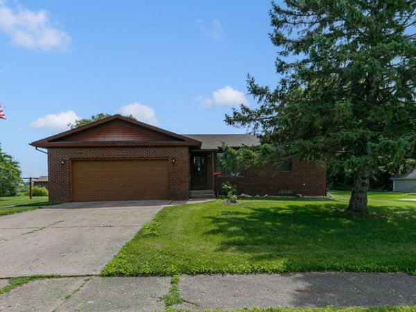 304 1st Avenue , Sherrard, IL 61281