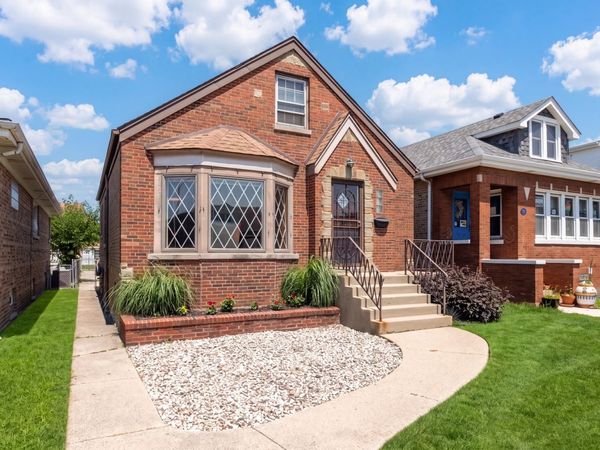 5950 W Foster Avenue , Chicago, IL 60630