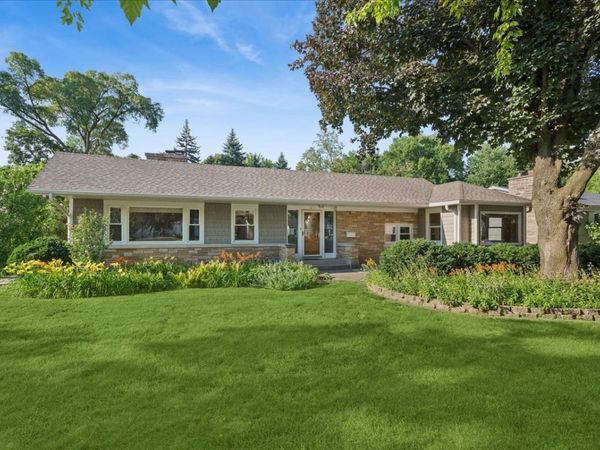 1211 James Street, Geneva, IL 60134