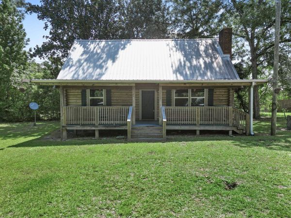 20473 NW Walnut Avenue , Blountstown, FL 32424