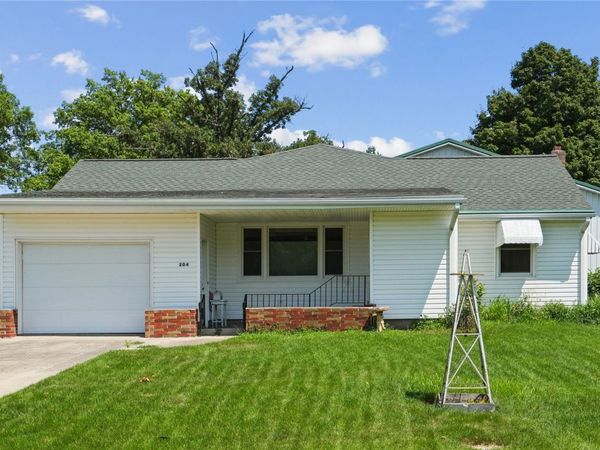 204 Walnut Street NW, Blairstown, IA 52209