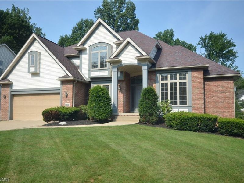 3246 Crown Pointe Drive, Stow, OH 44224 Photo 2