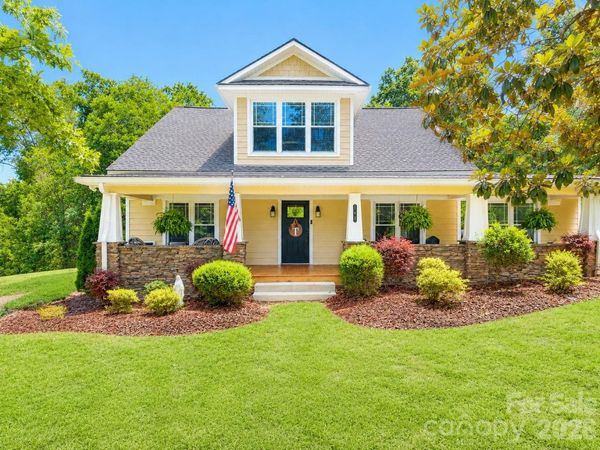 708 N Grove Street , Lincolnton, NC 28092