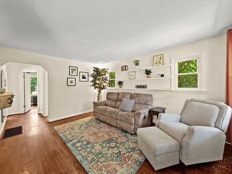 6408 Girard Avenue, Cincinnati, OH 45213 Photo 2