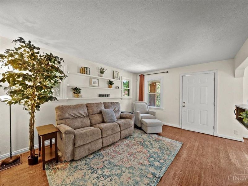6408 Girard Avenue, Cincinnati, OH 45213 Photo 3