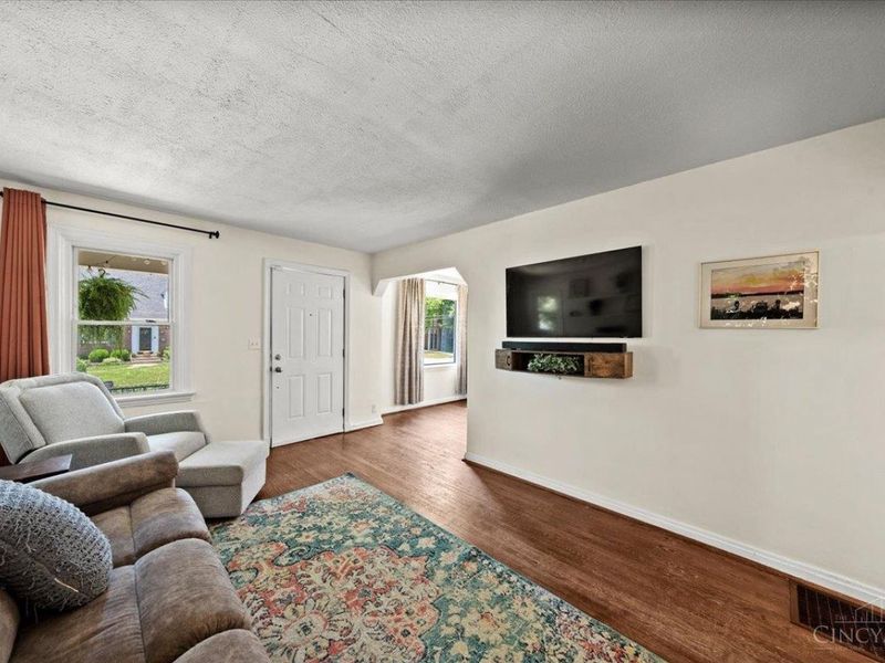 6408 Girard Avenue, Cincinnati, OH 45213 Photo 4
