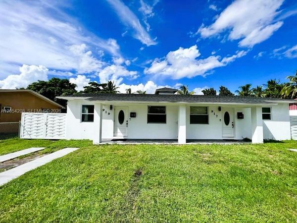 917 NW 103rd St , Unit 917, Miami, FL 33150