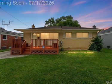 22804 Furton Street, St. Clair Shores, MI 48082