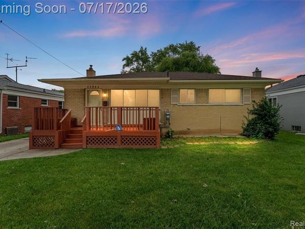22804 Furton Street, St. Clair Shores, MI 48082
